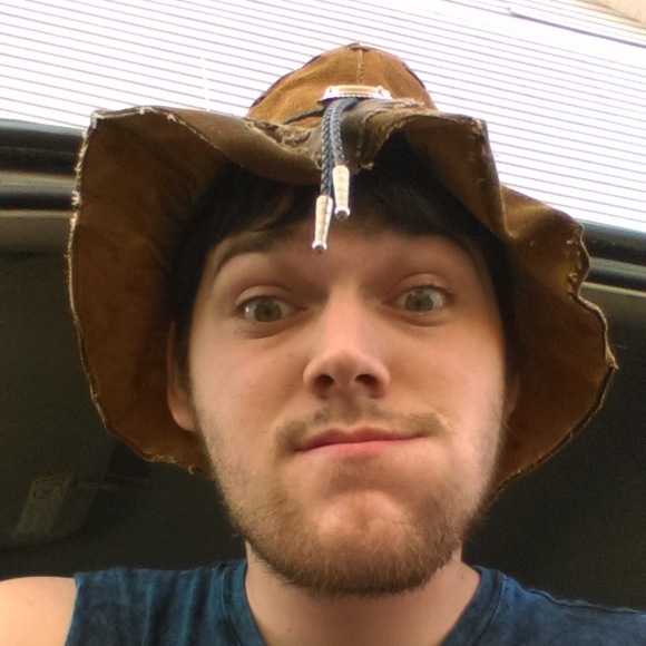 Meet your Posher, Hillbilly - Picture 1 of 1